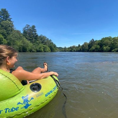 a small boat in a body of water